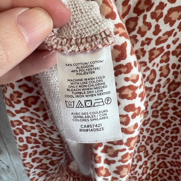 Lou & Grey Animal Print Sweatshirt Lounge Shirt - Picture 3 of 4